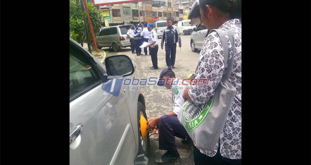 Parkir Liar, Dishub Kota Medan Gembok Paksa 5 Unit Mobil