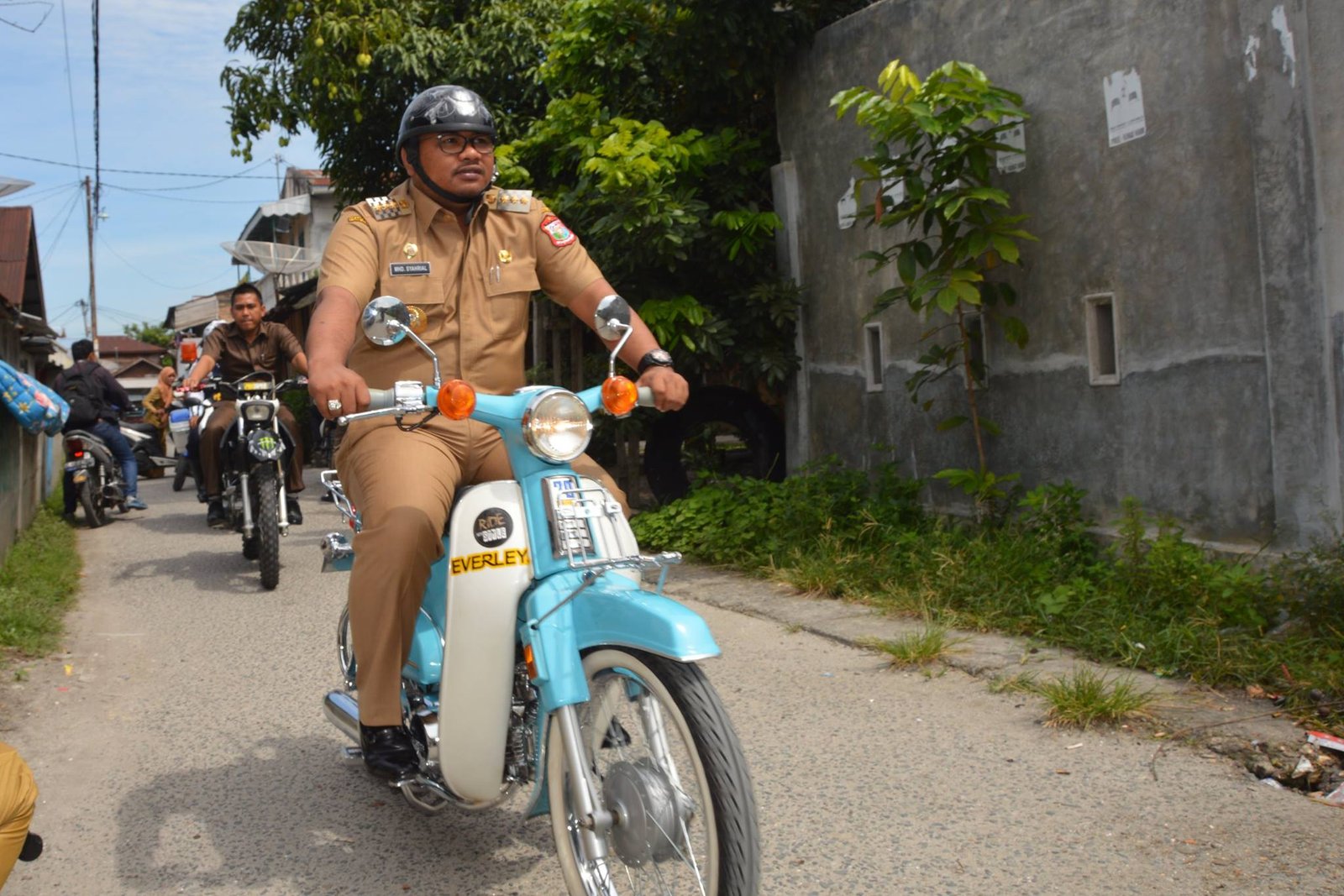 Walikota Tanjung Balai Temui Masyarakat Dengan Sepeda Motor Antik