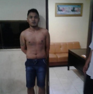Jambret Kalung Wanita Cantik Pria Bertato Ditangkap Warga
