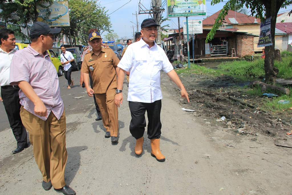 Pemko Medan Keringkan Jalan Titi Pahlawan