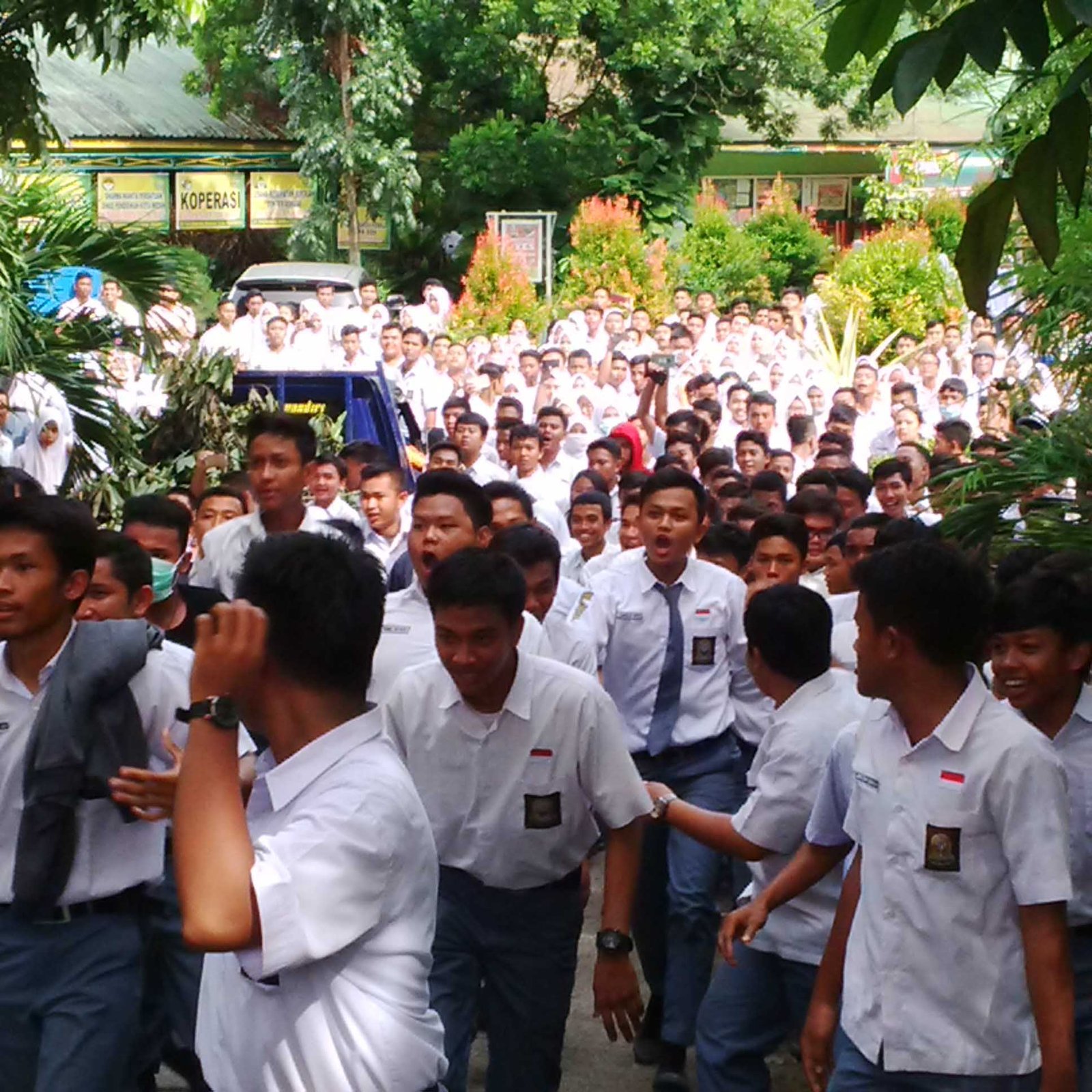 SMAN 13 Medan Diduga Rawan Korupsi, Siswa Desak Kepsek Dipecat
