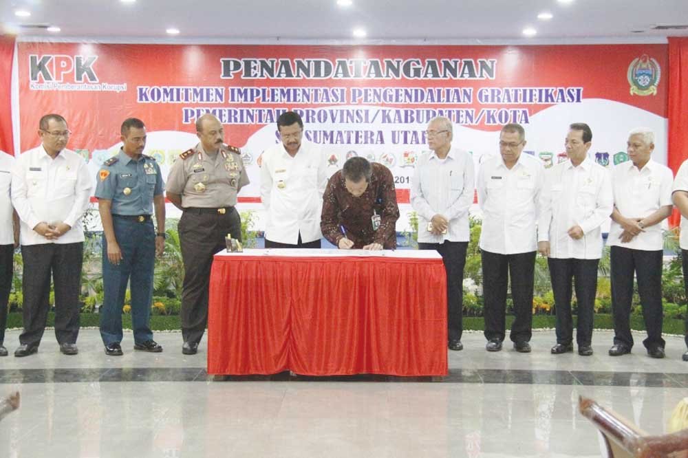 Gubernur dan Bupati/Walikota se Sumut Teken Komitmen Cegah Gratifikasi