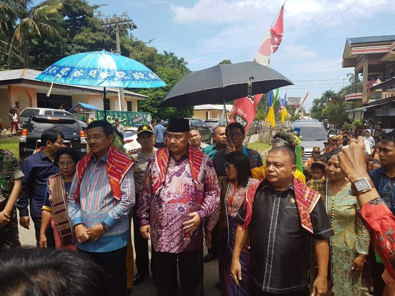Duet Gubsu - Ngogesa di Pesta Seni Dan Budaya Bukit Lawang 2016