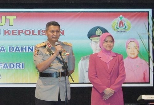 Kapoldasu Disambut Pengalungan Ulos dan Tepung Tawar
