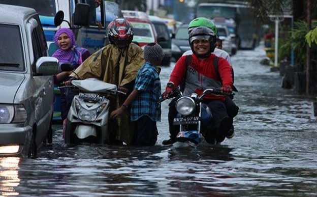 Pendangkalan Drainase Warga Tembung Kebanjiran