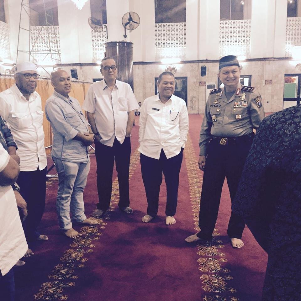 Kapoldasu Sholat Berjamaah Bersama BKM Mesjid Agung Medan