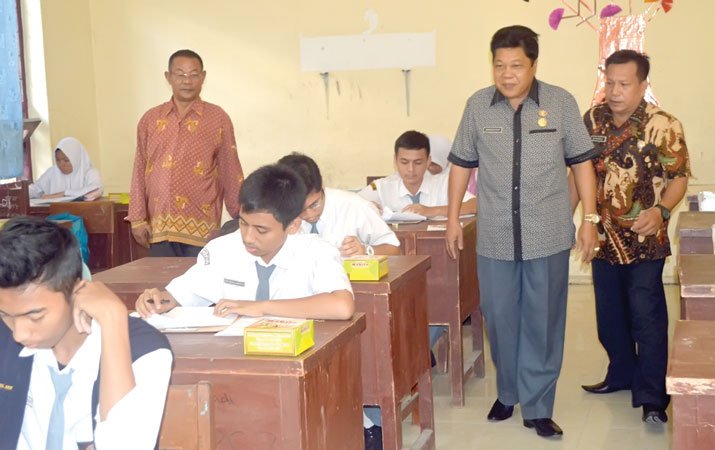 Kepsek SMA-SMK Pasrah Dipindah