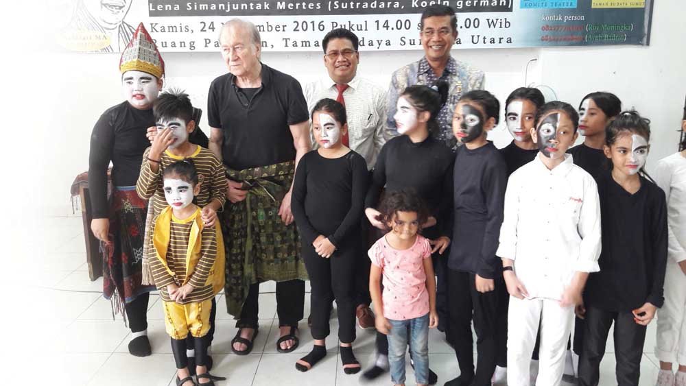 DKM Gelar Ceramah & workshop Pantomime Bersama Milan Sladek