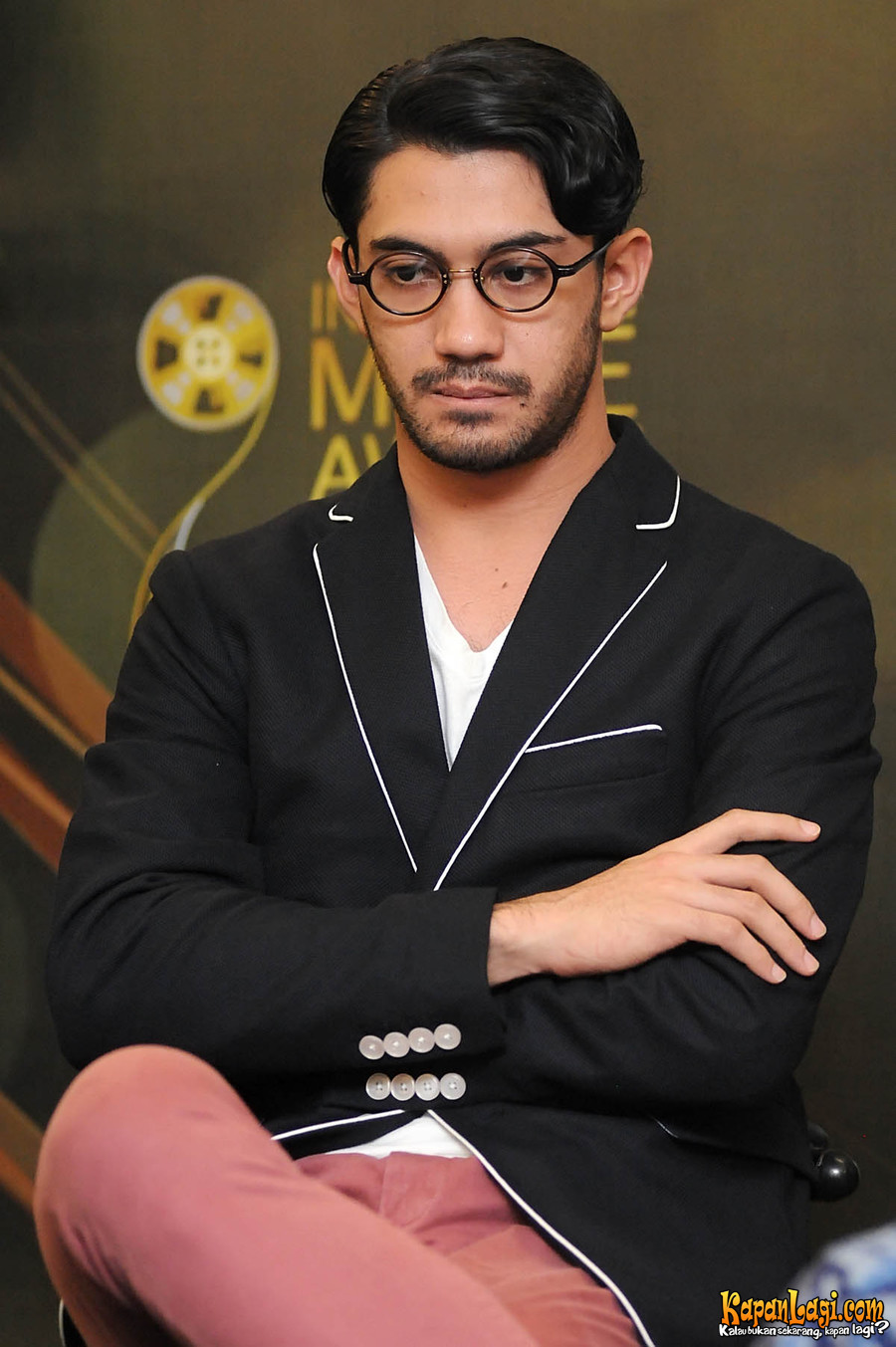Reza Rahadian Sabet Piala FFI 2016
