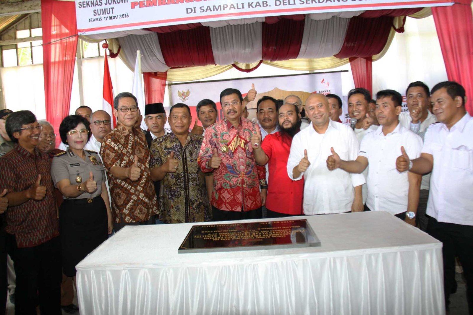 Erry Bangun Pasar Tradisional Nawacita di Sampali,  Bantu Korban Kebakaran Pedagang Pasar Aksara