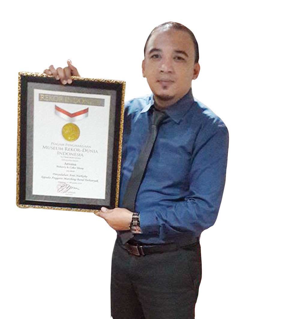 Aroma Bakery & Cake Shop Terima Penghargaan MURI