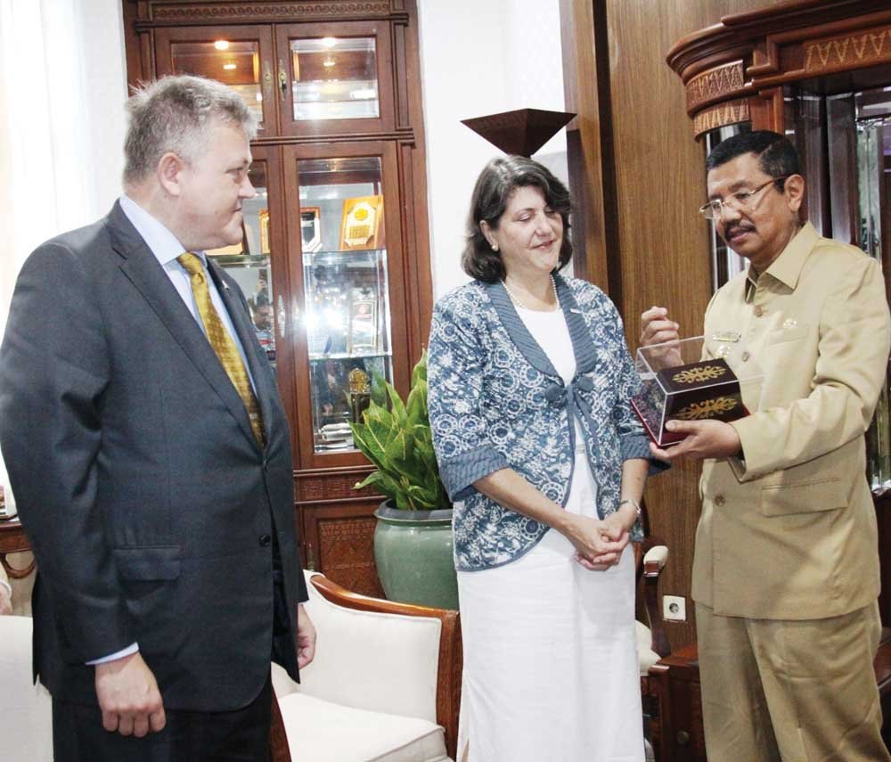 Pemprovsu Kerjasama Dengan USAID Tingkatkan Akses Air Minum Perkotaan