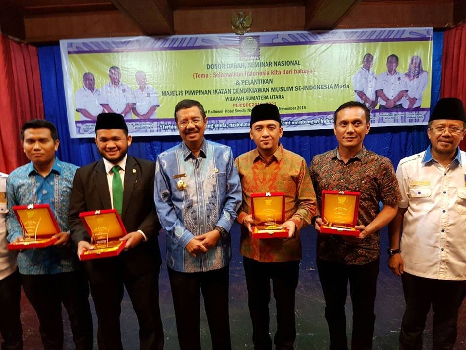 Erry Dianugerahi Marga Harahap Dari Paluta