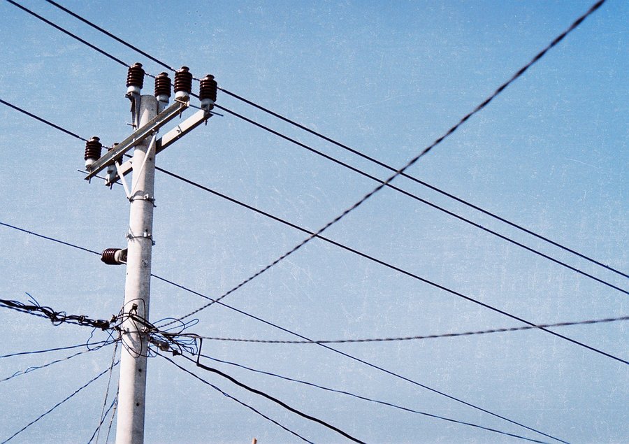 Dewan persoalkan Mekanisme Pemasangan Tiang Listrik dan Telepon