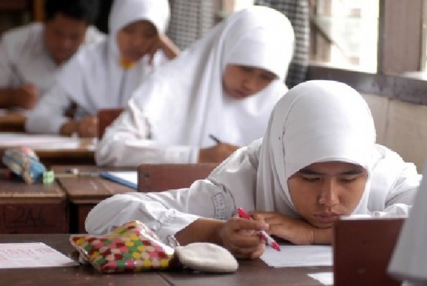 Januari SMA/SMK Efektif Pindah ke Propinsi