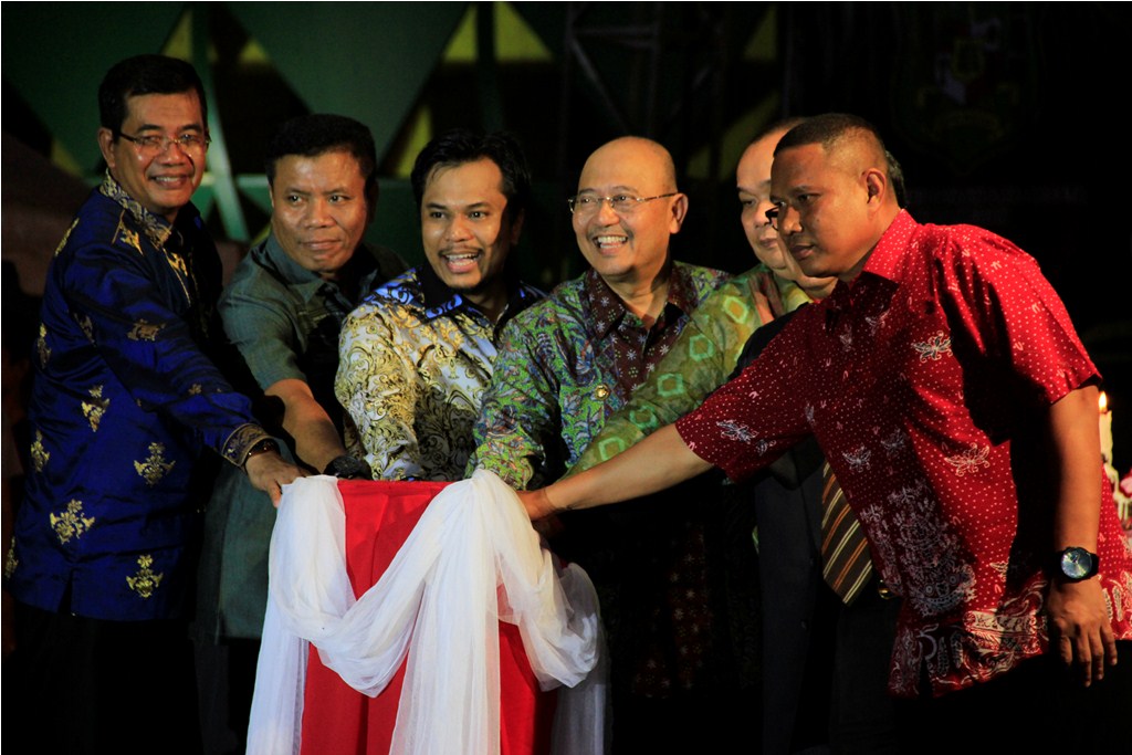 Walikota Medan Buka Christmas Season XII