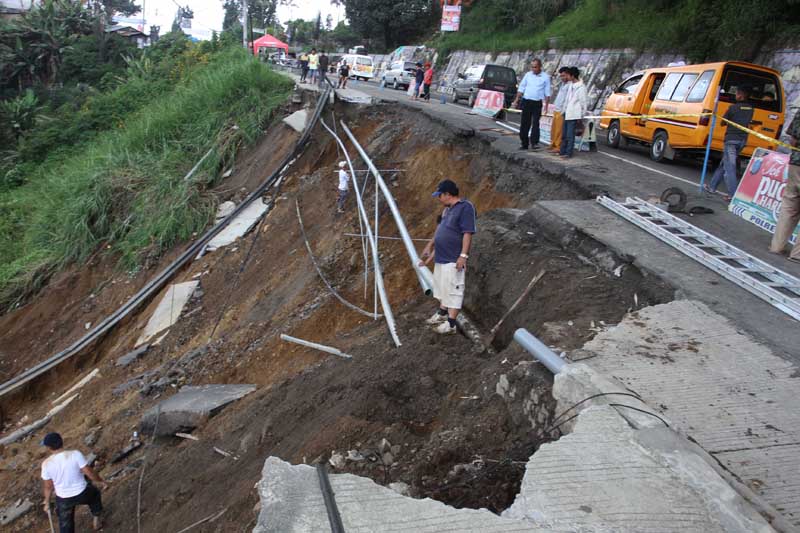 Waspadai Banjir Kiriman dan Longsor