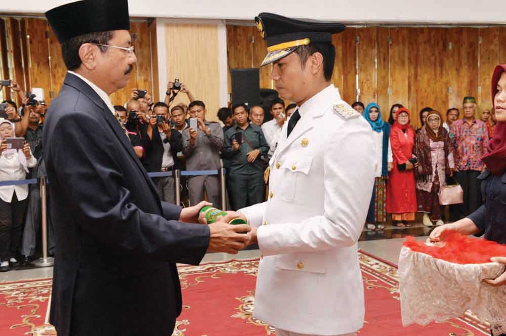 Gubsu Lantik Hefiansyah Sebagai Wawa Pematangsiantar