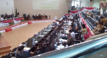 Wakil Wali Kota dan Anggota Dewan Adu Argumen, Paripurna Reses III Ditunda