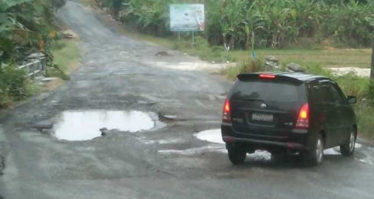 Proyek Fiftif Rp1,6 Miliar Jln Delleng Raja ke Mbinanga Boang, Tiga Penegak Hukum Buang Badan