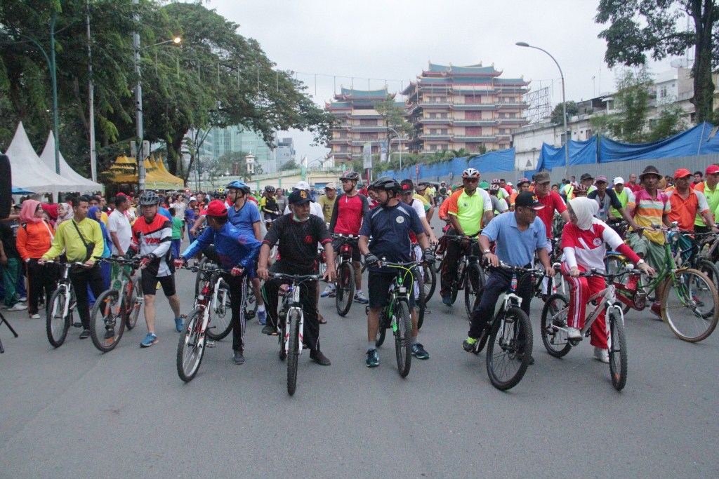 Ribuan Warga Antusias Ikuti Car Free Day Perdana 2017