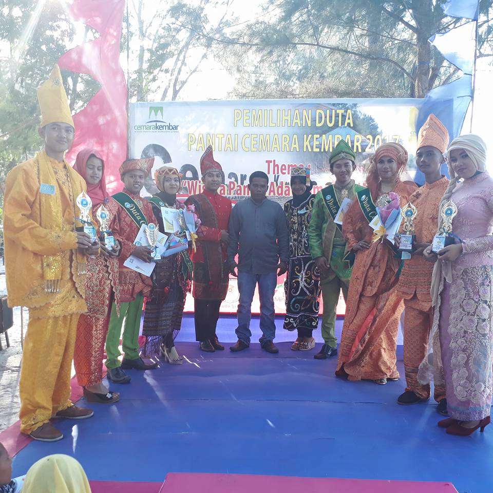 Difha dan Rawiatul Terpilih Jadi Duta Wisata Pantai Cemara Kembar