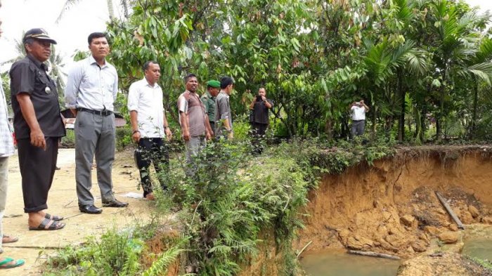Belasan Rumah Warga Terancam Amblas