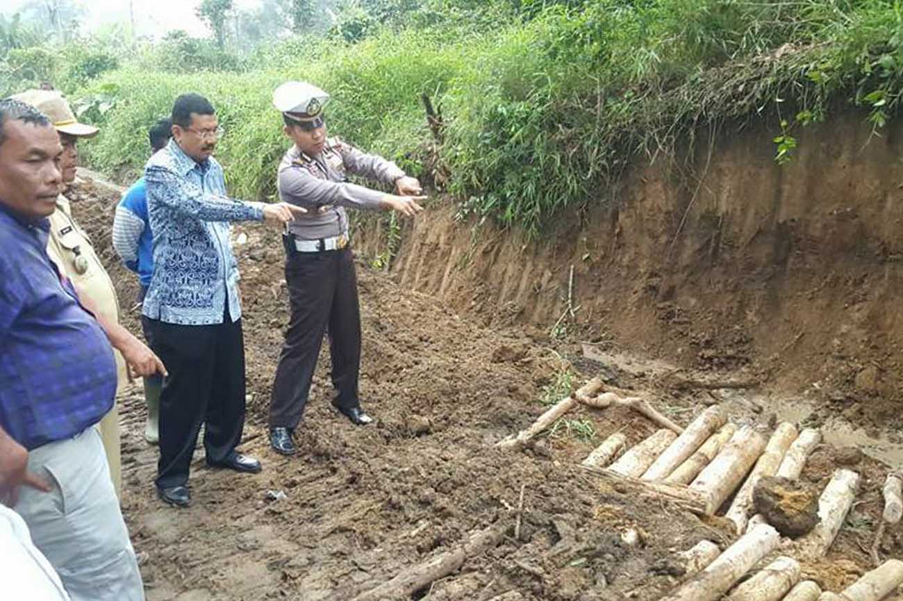 Longsor Siantar-Parapat Karena Pipa Air Bocor
