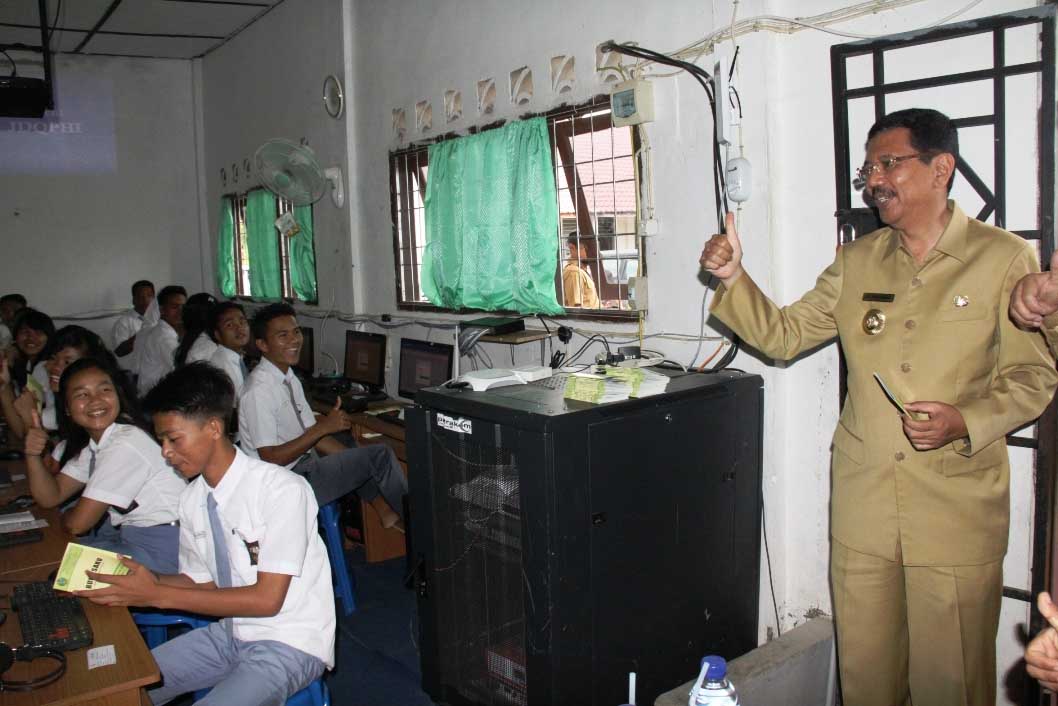 Erry Pantau Pelaksanaan UN di Medan, Tapteng dan Sibolga