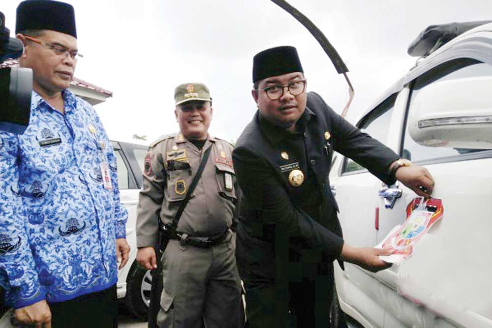 Walikota Tanjungbalai Tempel Logo Pemkot Untuk Seluruh Kendaraan Dinas