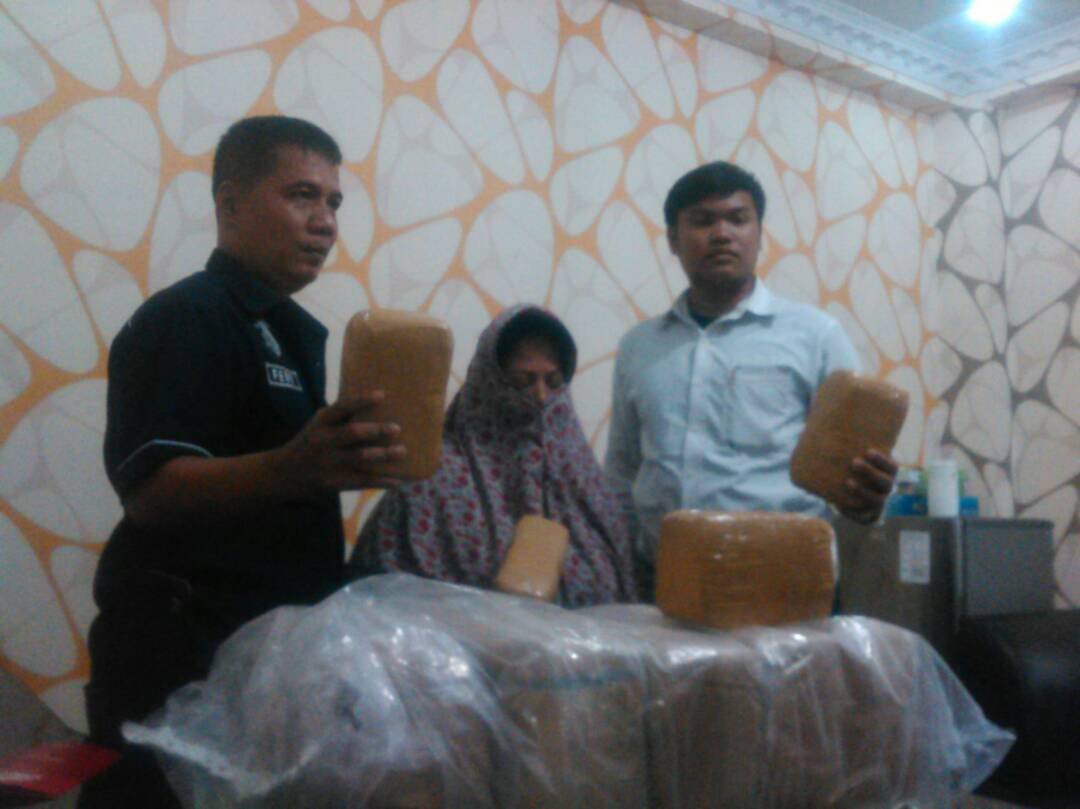 Polsek Patumbak Amankan 20 Kg Ganja dan Kurir Wanita