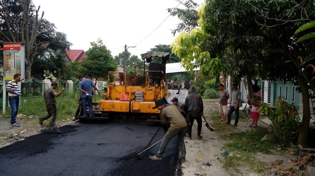 Warga Apresiasi  Pengaspalan Jln Aster
