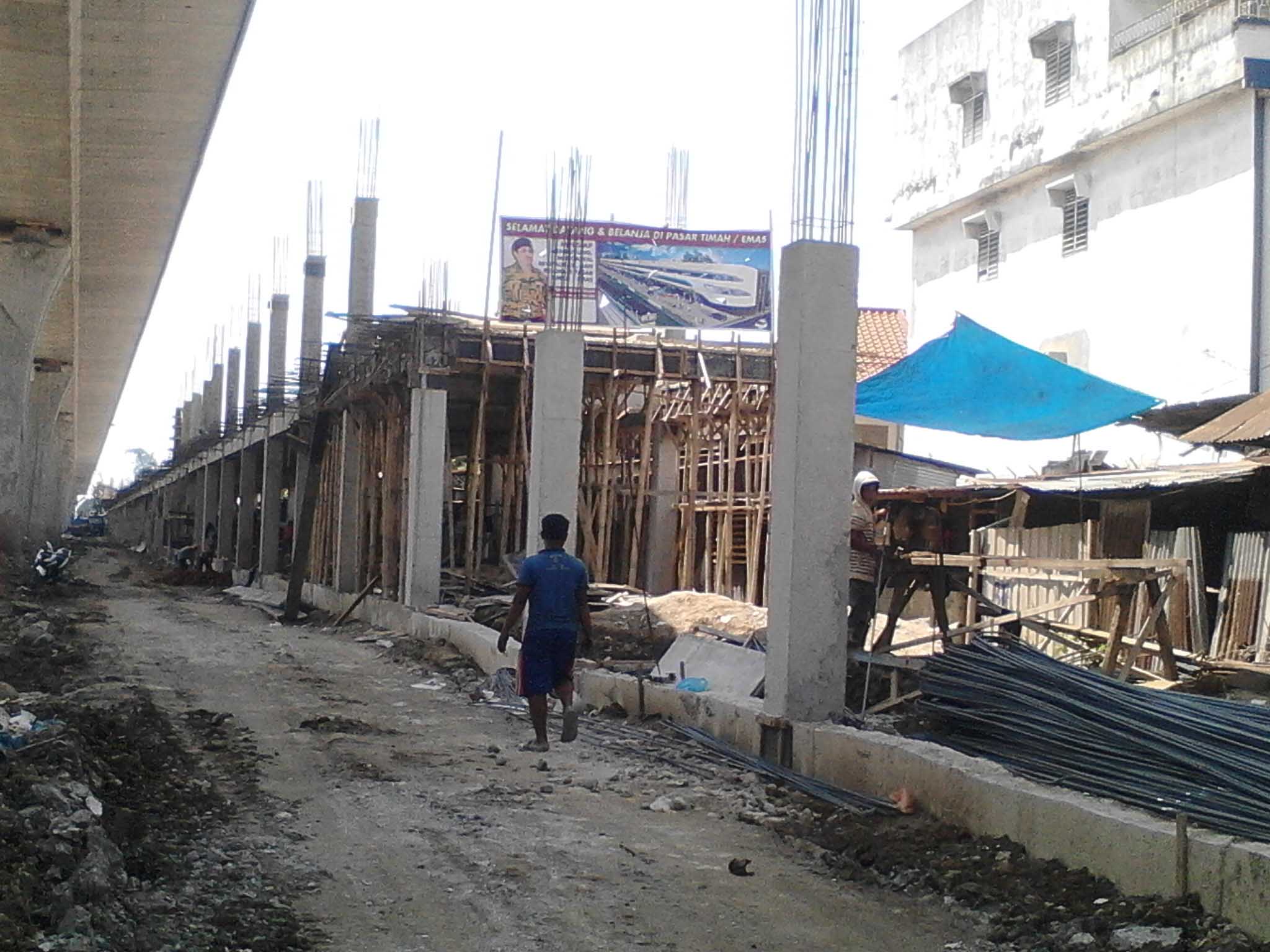 Berdiri Tanpa IMB, Siapa Sebenarnya Aktor 