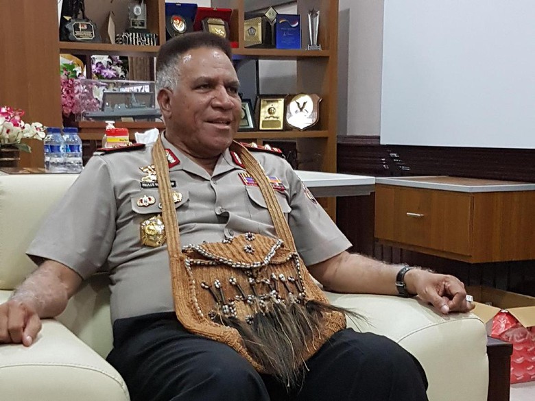 Maju Cagub Papua, Paulus Waterpau Dilanda Persoalan Besar