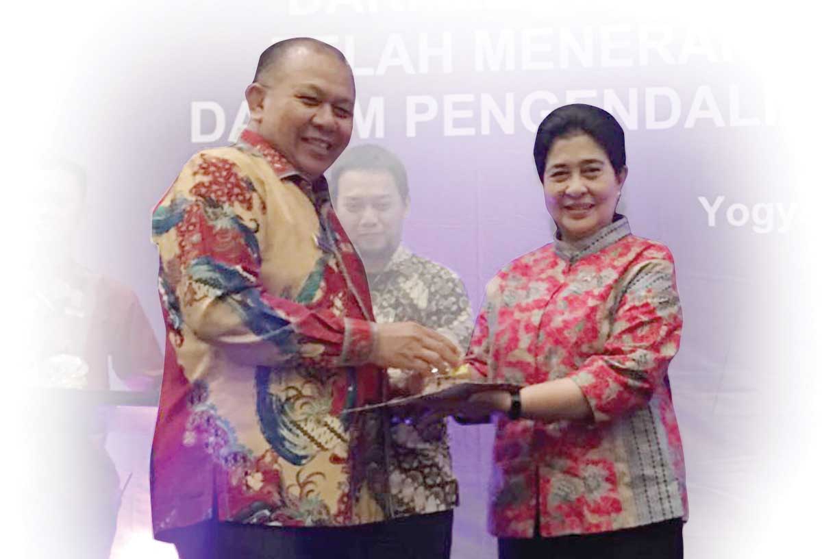 Soekirman Raih Penghargaan Pastika Parama dan Manggala Karya Kencana