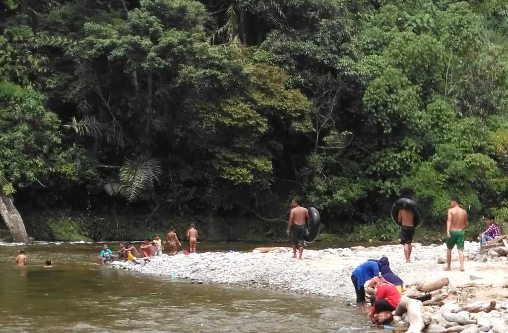 Penghasil Narkotika Disulap Sebagai Kampung Wisata,Kampung Inggris Agusen Terus Di Penuhi Pengunjung