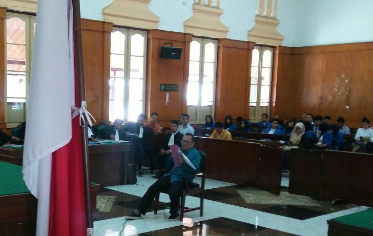 Ramadhan Pohan Tantang Sumpah Pocong