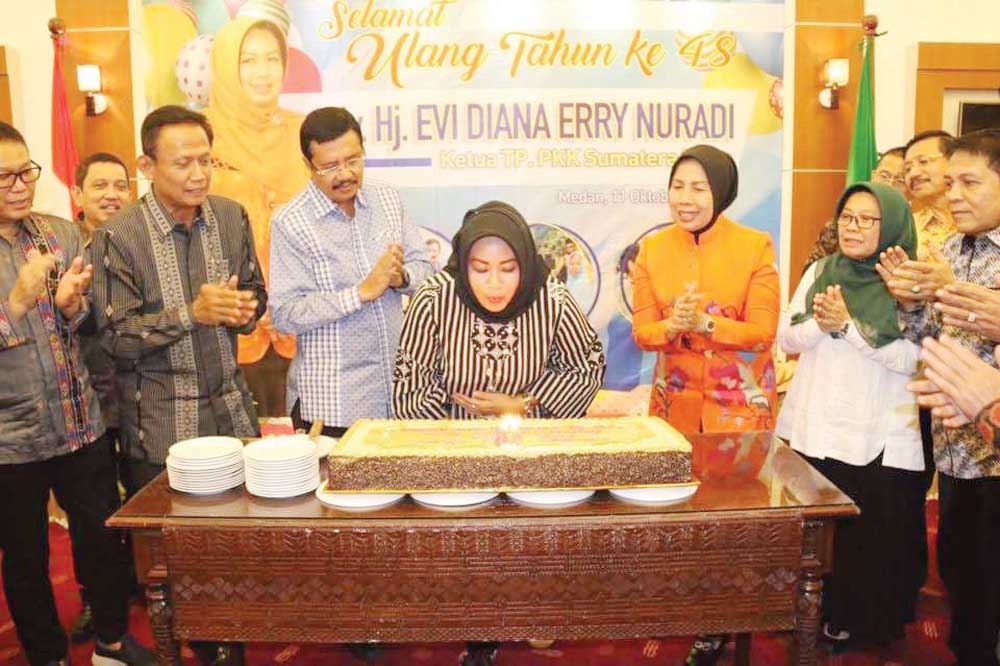 Milad Ke-48 Tahun, Evi Diana Doakan Keluarganya Agar Tetap Amanah