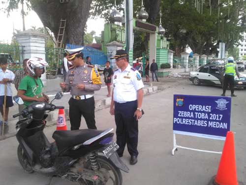 Puluhan Kendaraan Terjaring Razia Perdana Toba 2017