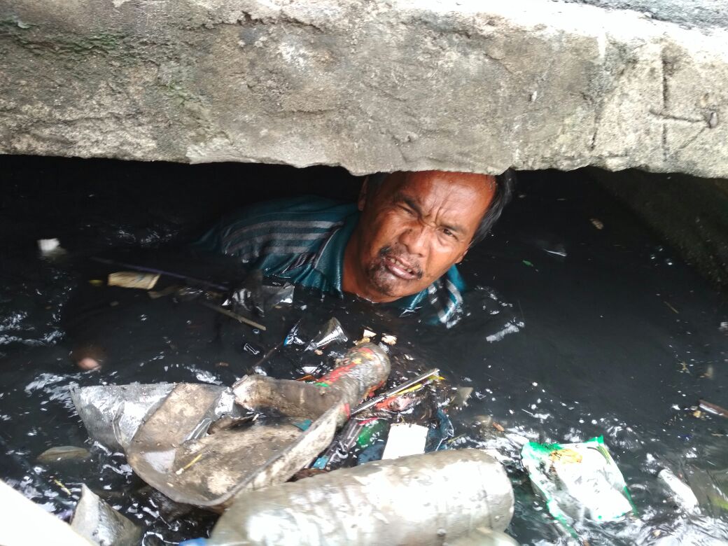 P3SU Medan Belawan Korek Drainase Jalan Stasiun