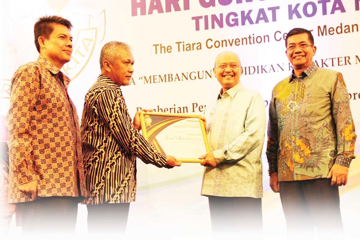 Wali Kota Beri Penghargaan 20 Guru Berprestasi