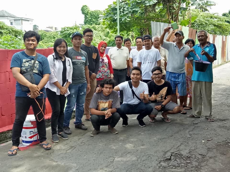 Warga dan Mahasiswa USU Mulai Pengecatan Kampoeng Mandailing Warna-warni