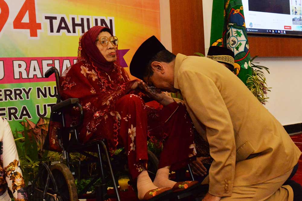 Gubsu Erry Bersyukur Miliki Ibu Bertuah