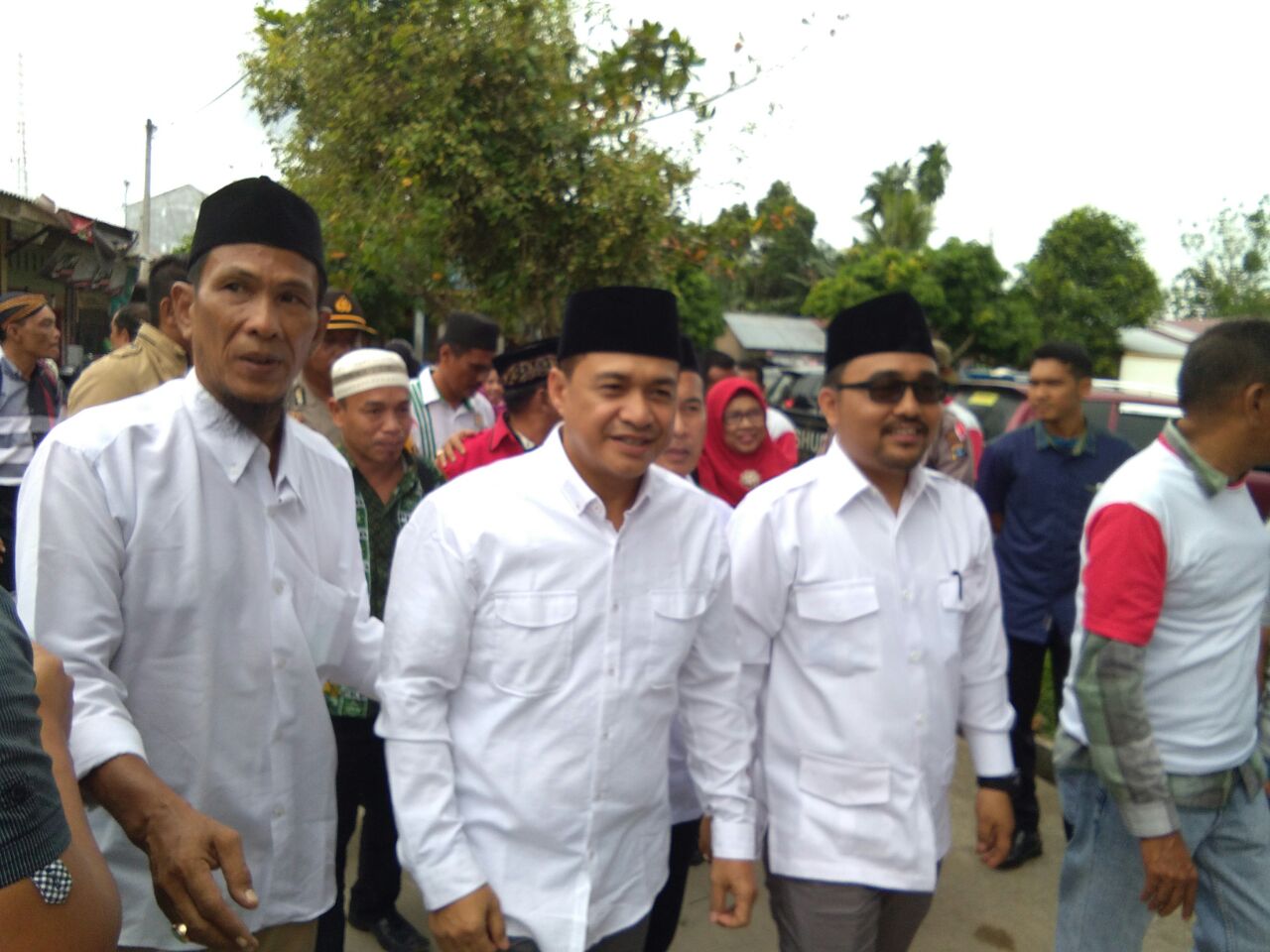 Diantar 5 Parpol dan Ribuan Simpatisan, Paslon ZAKY Daftar Ke KPU