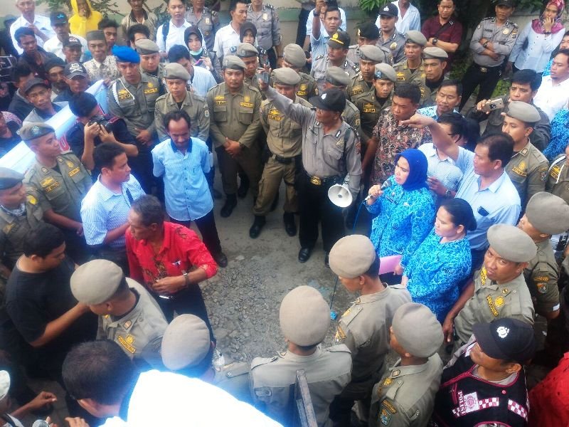 Pukat Trawl Semakin Marak, Ratusan Nelayan Geruduk Kantor Diskanla Sergai