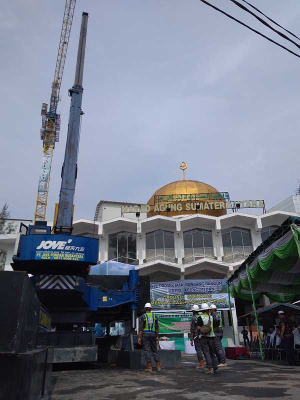 Menara Masjid Agung Menjadi Yang Tertinggi di Asia