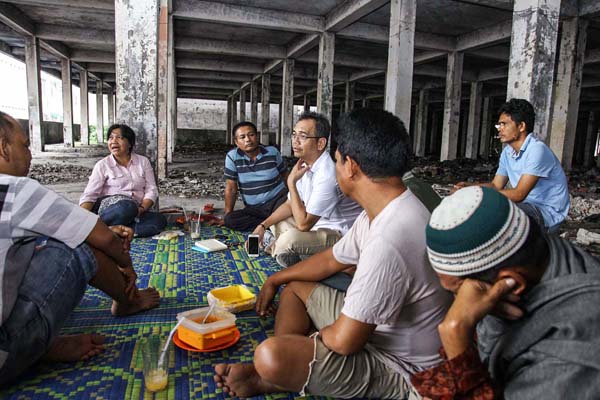 Pedagang Pasar Taviv Ngadu ke Sihar Sitorus