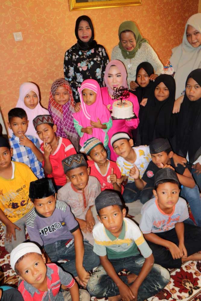 Ultah ke-41 Marlina Elyanti SE Santuni Anak Yatim dan Doa Bersama Redaksi SUMUT24