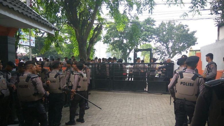 Usai Diperiksa Gakkumdu Selama 7 Jam, JR Saragih : Jaga Kondusifitas Sumut