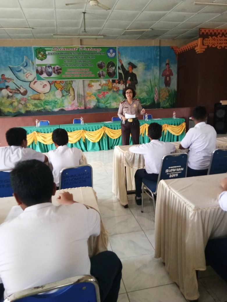 Polsek Sunggal Berikan Edukasi di SMPN 1 Medan